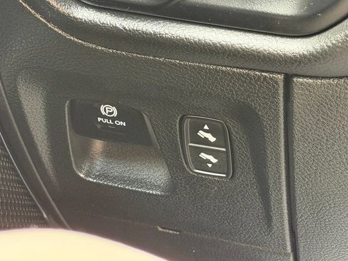 Used 2025 RAM 1500 Laramie w/ Sport Appearance Package AWD/4WD image 19