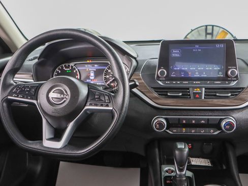 Used 2024 Nissan Altima 2.5 SV image 17