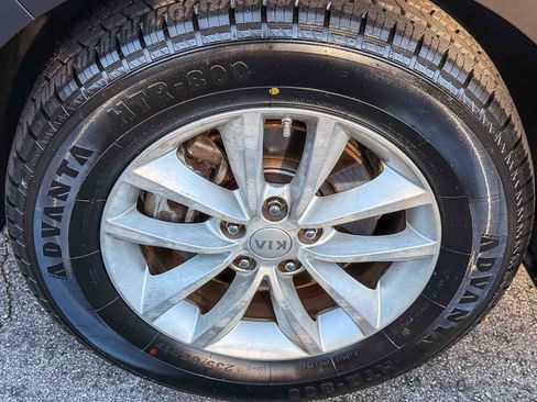 Used 2016 Kia Sorento LX image 10