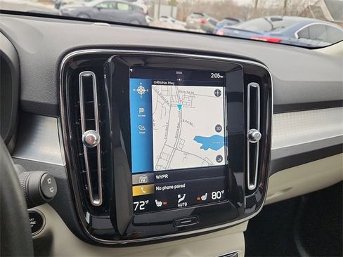 Used 2021 Volvo XC40 T5 Momentum w/ Premium Package image 17