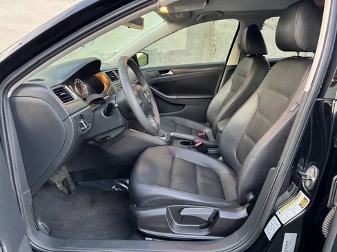 Used 2012 Volkswagen Jetta SE FWD image 10