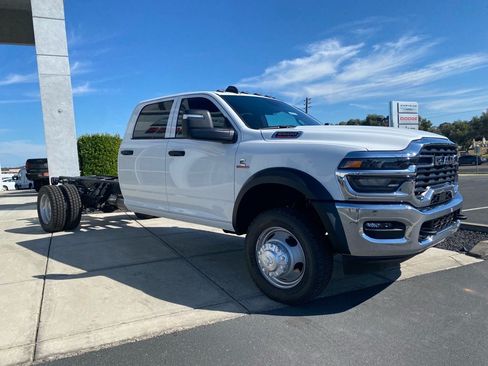 New 2025 RAM 5500 Tradesman AWD/4WD image 10