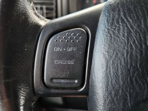 Used 2005 Jeep Wrangler X w/ Tire & Wheel Group (Ecco) AWD/4WD image 25