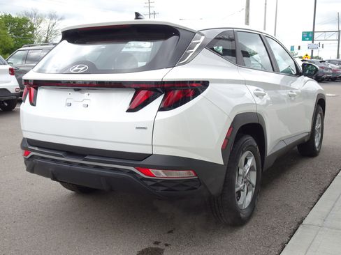 Used 2023 Hyundai Tucson SE AWD/4WD image 5