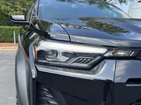 Used 2026 Chevrolet Colorado ZR2 w/ Technology Package AWD/4WD image 10