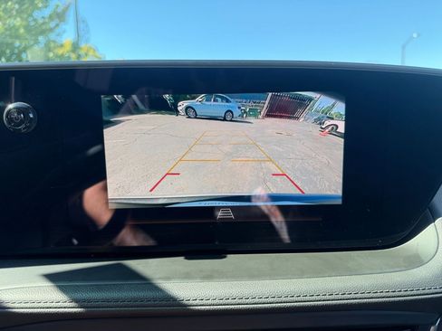 Used 2025 Buick Encore GX Preferred image 17