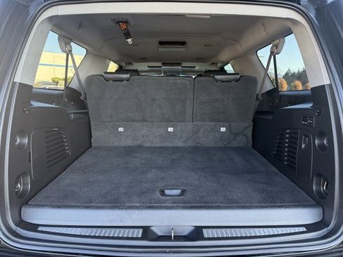 Used 2017 Chevrolet Suburban Premier image 10