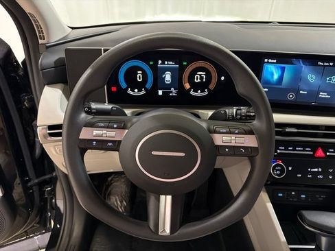 Used 2025 Hyundai Tucson SEL FWD image 13