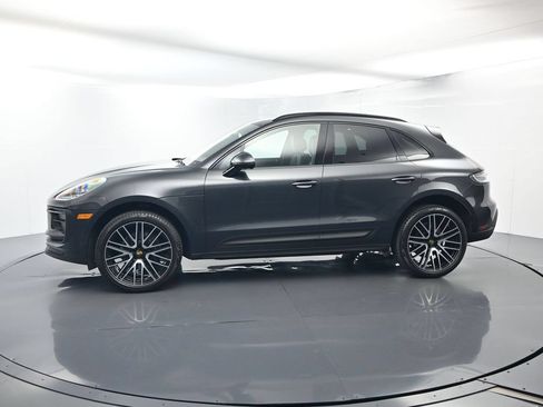 Certified 2026 Porsche Macan AWD/4WD image 2