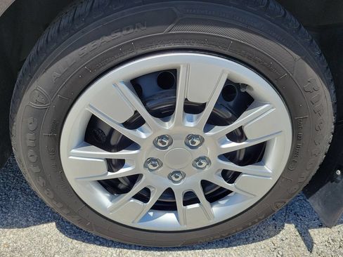 Used 2020 Toyota Corolla LE FWD image 7
