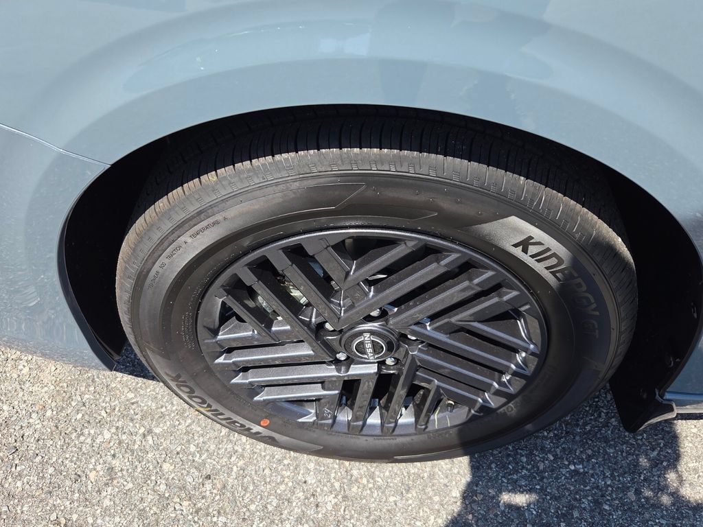 New 2027 Nissan Sentra SV w/ SV Convenience Package FWD image 3