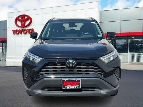 Used 2025 Toyota RAV4 XLE image 7