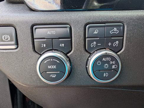 Used 2024 GMC Sierra 1500 SLT AWD/4WD image 7