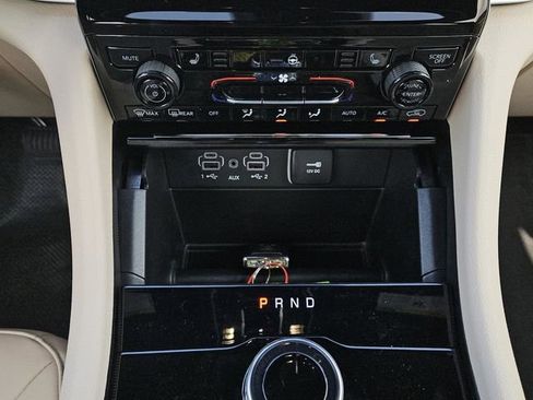 New 2025 Jeep Grand Cherokee Limited image 15