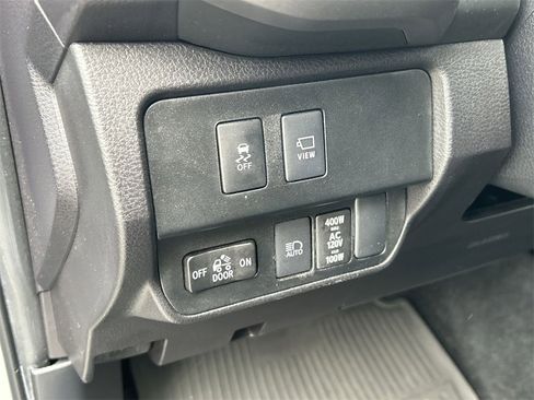 Used 2023 Toyota Tacoma TRD Off-Road image 17