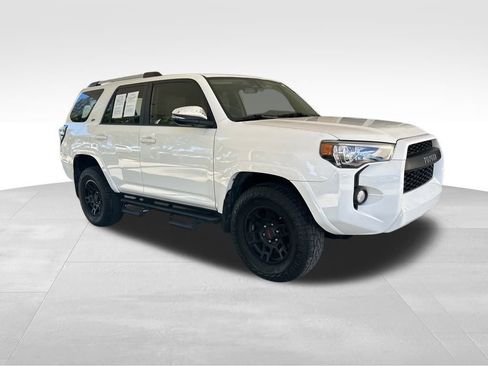 Used 2019 Toyota 4Runner 4WD image 2