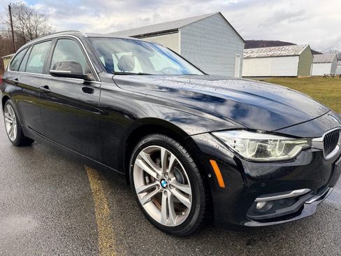 Used 2017 BMW 330i xDrive Wagon image 2