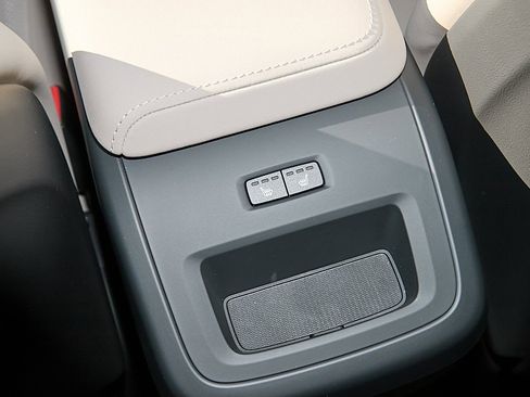 New 2026 Volvo XC60 B5 Plus w/ Protection Package Premier image 20