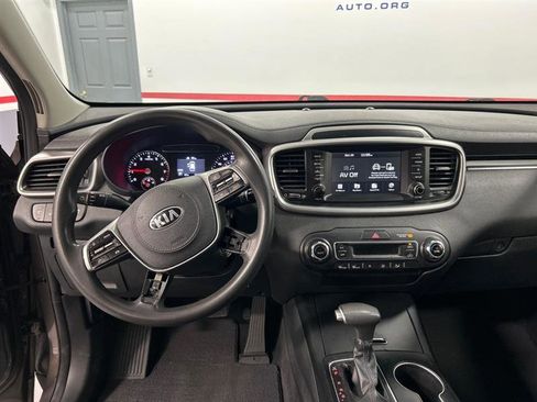 Used 2019 Kia Sorento FWD V6 image 17