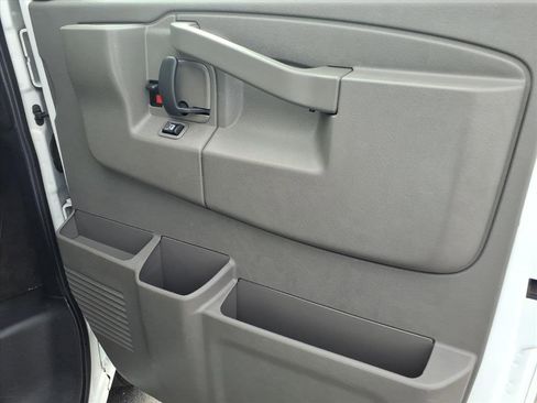 Used 2017 Chevrolet Express 3500 LT w/ LT Preferred Equipment Group image 20