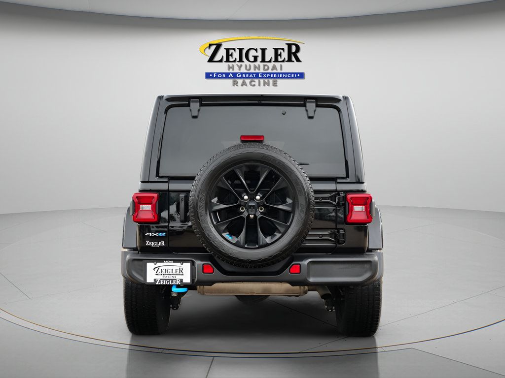 Used 2023 Jeep Wrangler Unlimited Sahara w/ Cold Weather Group AWD/4WD image 6
