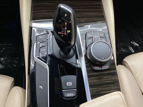 Used 2017 BMW 530i RWD image 36