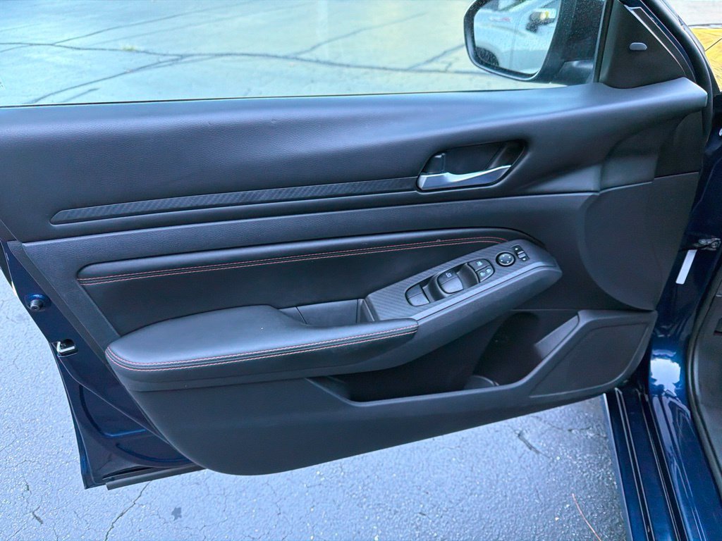 Used 2021 Nissan Altima 2.5 SR w/ SR Premium Package AWD/4WD image 6