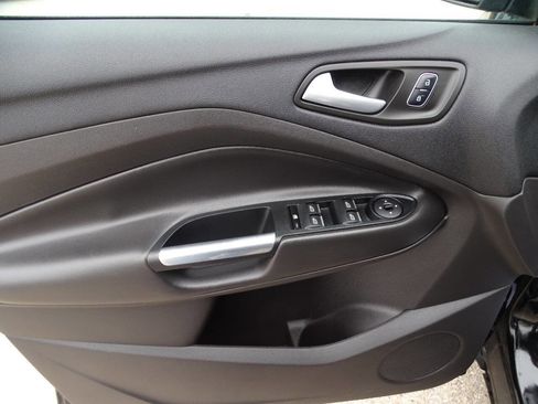 Used 2017 Ford Escape SE Sport w/ Equipment Group 201A image 12