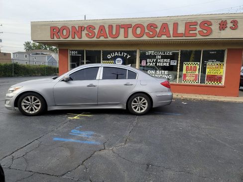 Used 2013 Hyundai Genesis 3.8 image 5