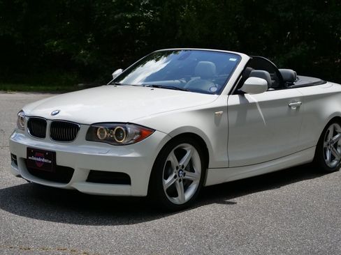 Used 2011 BMW 135i Convertible RWD image 6