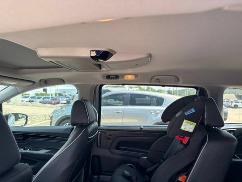 Used 2023 Honda Odyssey Elite image 14