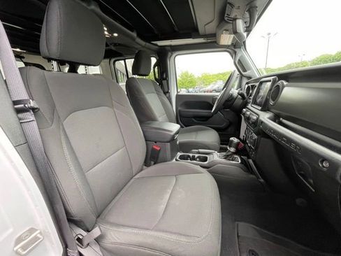 Used 2023 Jeep Wrangler Unlimited w/ Sun & Screen Package AWD/4WD image 29