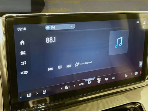 Used 2025 Ford Expedition Active AWD/4WD image 21