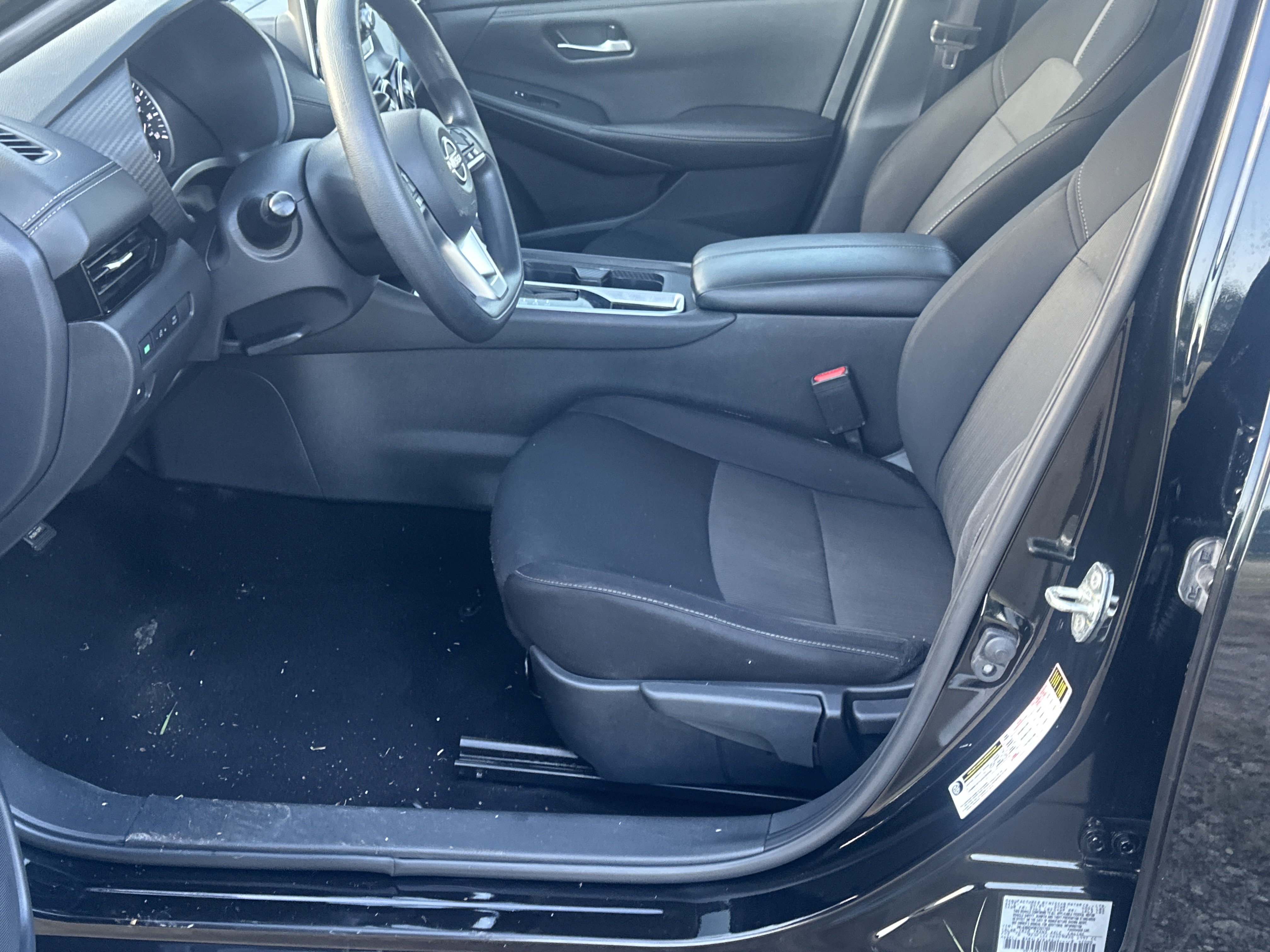 Used 2024 Nissan Sentra SV FWD image 9