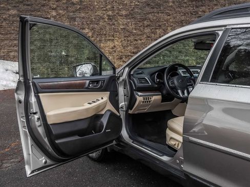 Used 2016 Subaru Outback 2.5i Limited image 22