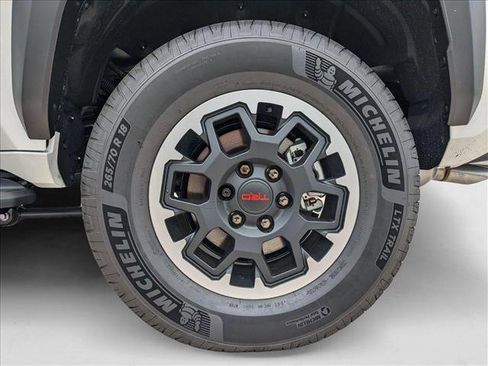 New 2025 Toyota 4Runner 4WD image 10