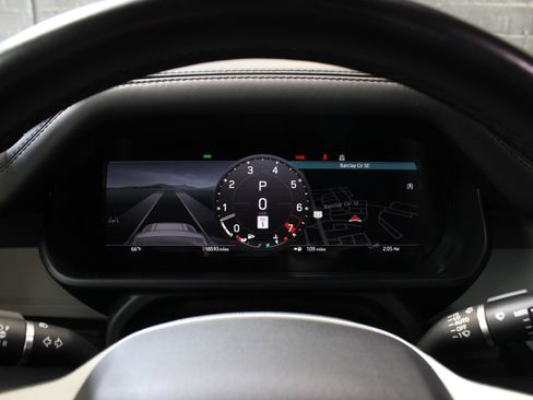 Used 2024 Land Rover Defender 110 SE image 48