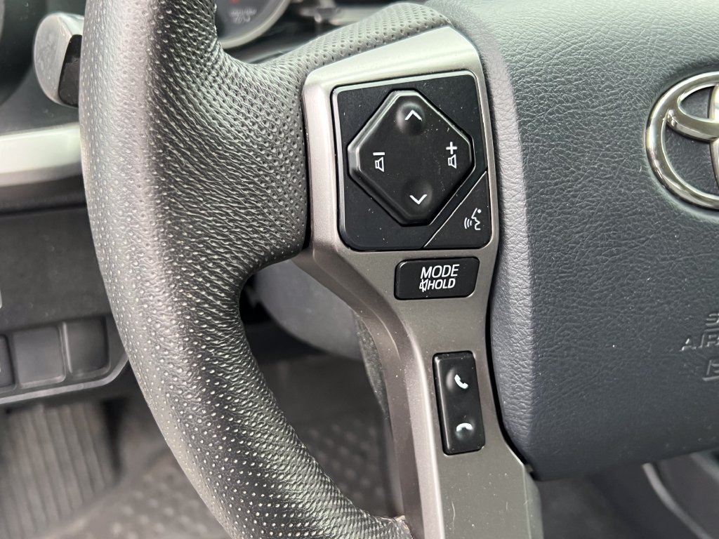 Used 2020 Toyota Tacoma SR5 AWD/4WD image 24