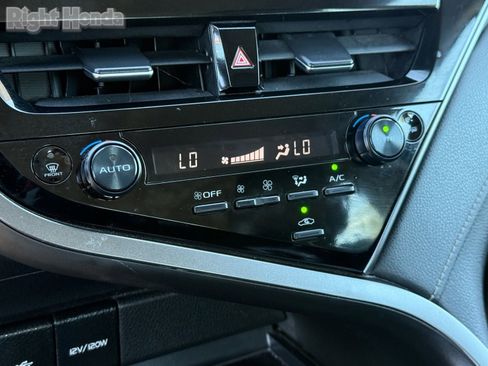 Used 2023 Toyota Camry SE image 21