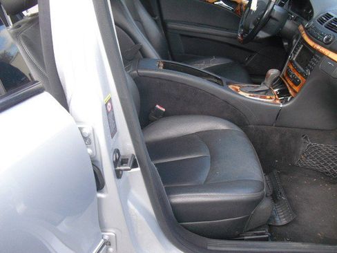 Used 2006 Mercedes-Benz E 350 Sedan image 3