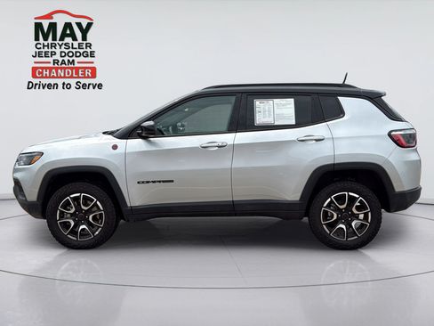 Certified 2025 Jeep Compass Trailhawk AWD/4WD image 4
