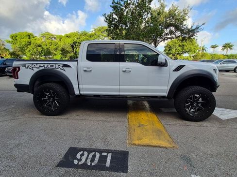 Used 2018 Ford F150 Raptor w/ Equipment Group 802A Luxury AWD/4WD image 4