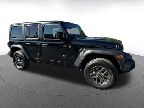 Used 2025 Jeep Wrangler Unlimited Sport AWD/4WD image 16