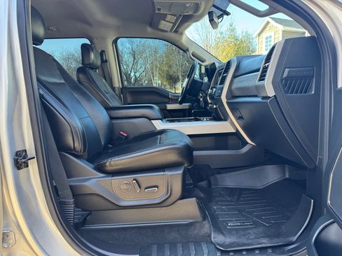 Used 2018 Ford F250 Lariat w/ Lariat Value Package image 20