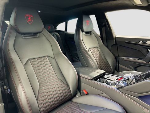 Used 2024 Lamborghini Urus S AWD/4WD image 16