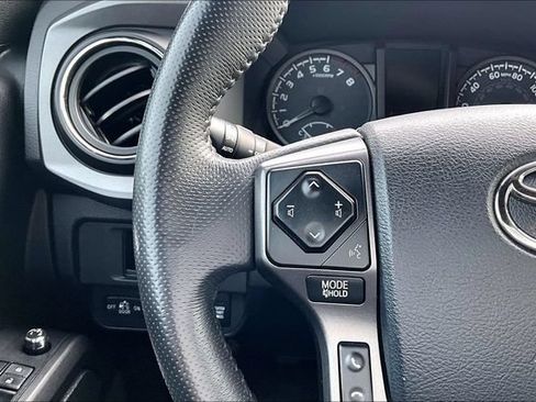 Used 2018 Toyota Tacoma TRD Pro AWD/4WD image 12