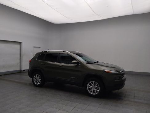 Used 2018 Jeep Cherokee Latitude Plus image 11