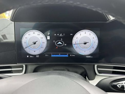 Used 2025 Hyundai Elantra Limited FWD image 33