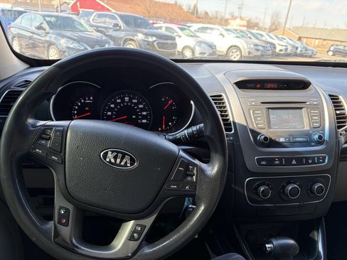 Used 2015 Kia Sorento LX image 19