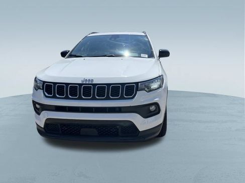 Used 2024 Jeep Compass Latitude AWD/4WD image 10
